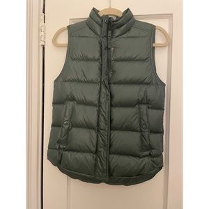 NWOT J. Crew Size XS Light Green Puffer Vest